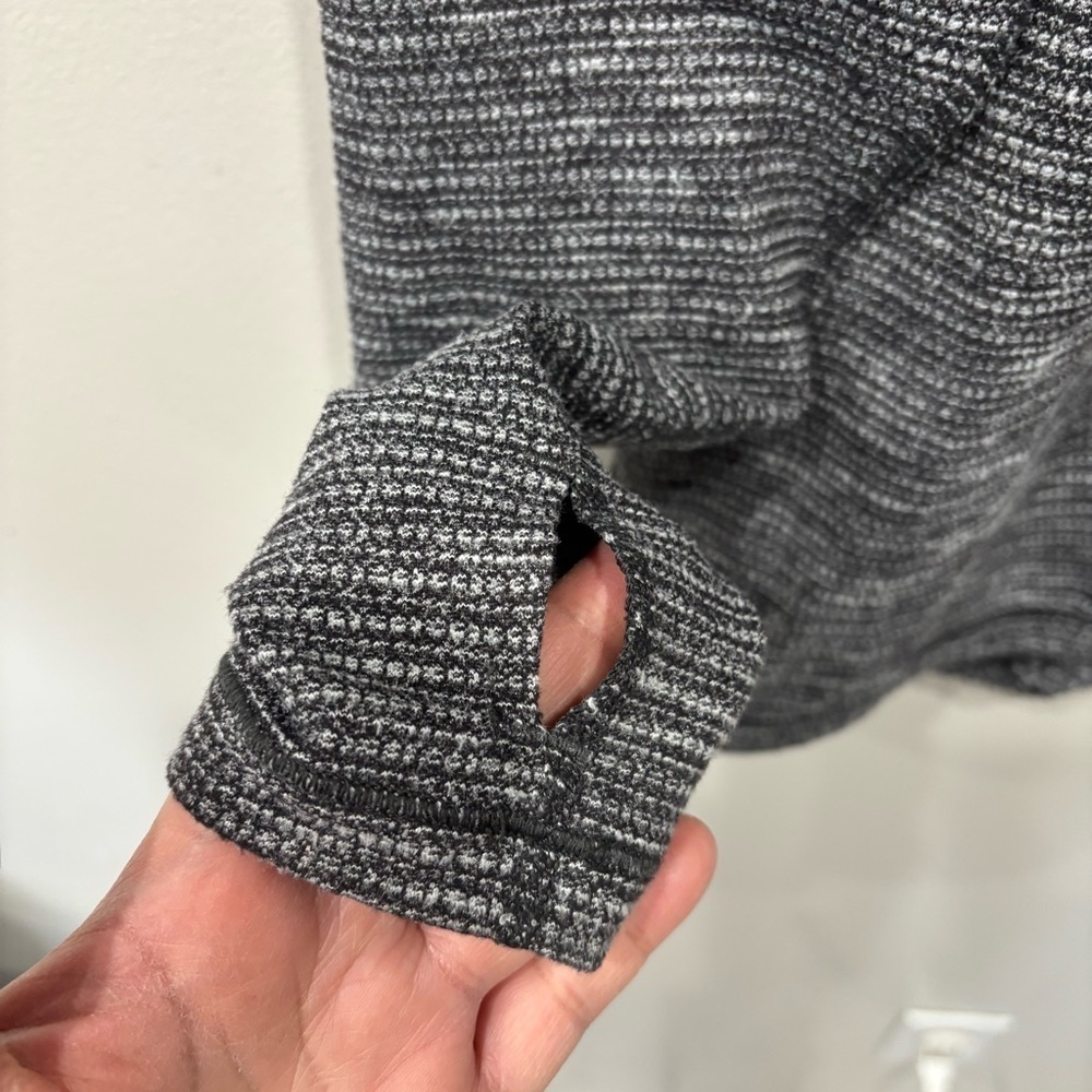 Lululemon Healthy Heart Pullover Sweater Women’s Size 6 - Picture 6 of 12